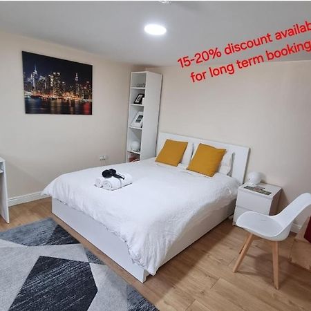 Lovely Studio-Flat With Free Parking, Free Wifi. Leeds  Exterior foto