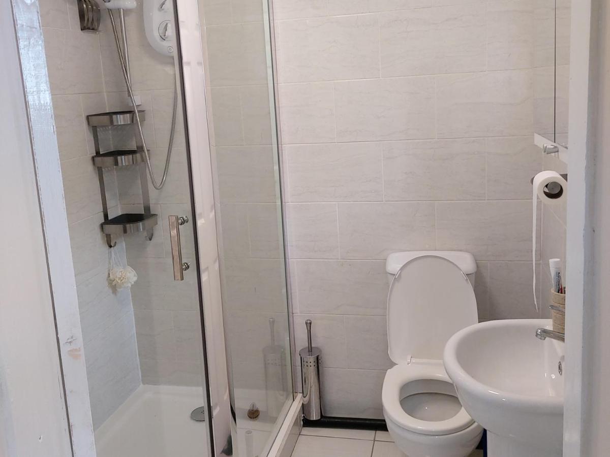 Lovely Studio-Flat With Free Parking, Free Wifi. Leeds  Exterior foto