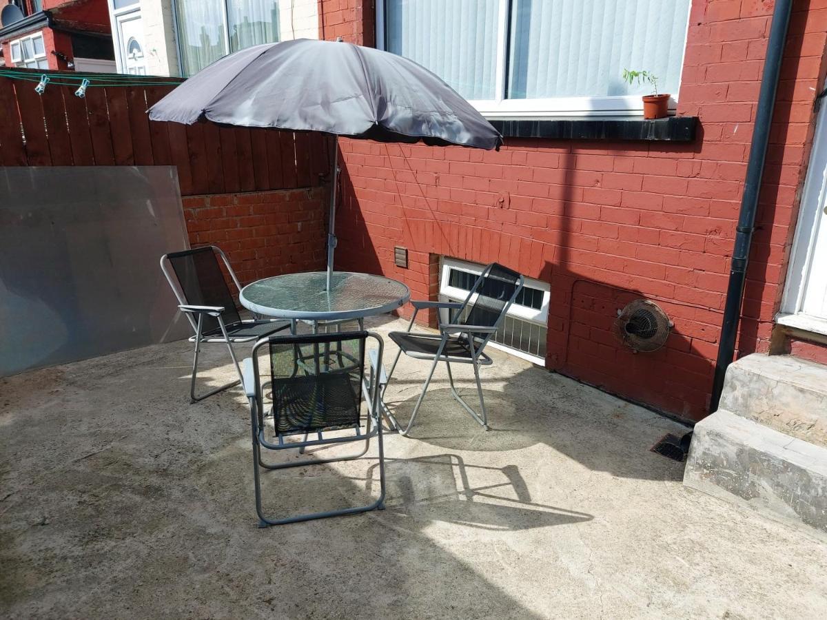 Lovely Studio-Flat With Free Parking, Free Wifi. Leeds  Exterior foto