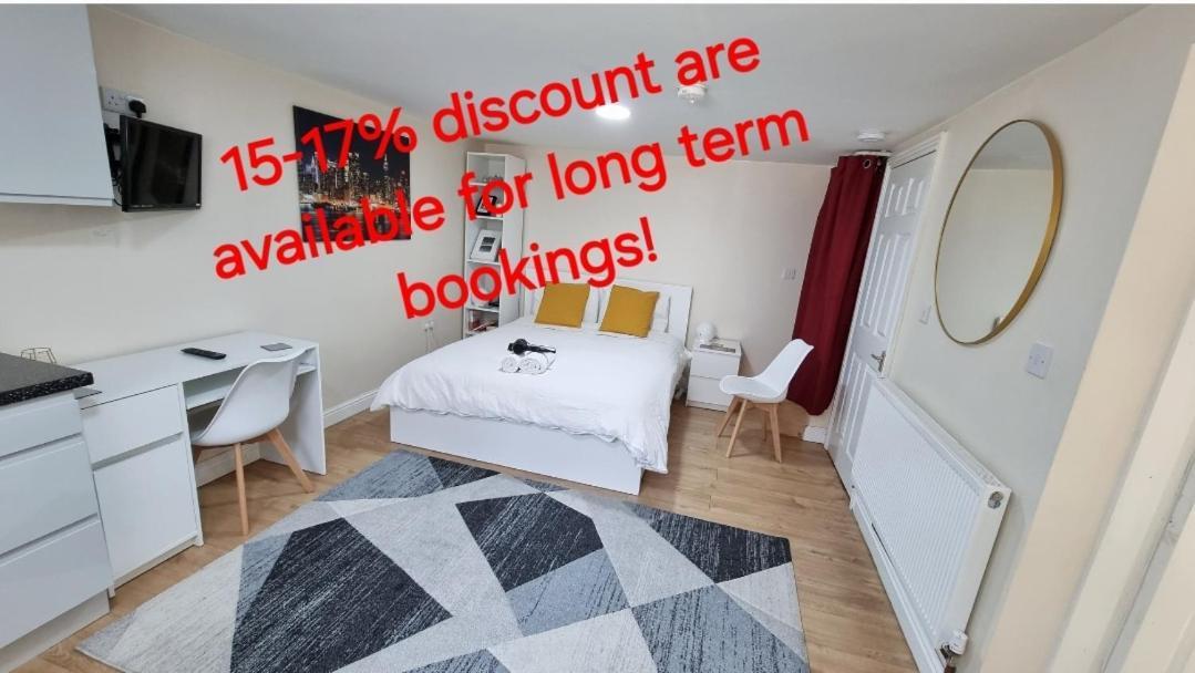 Lovely Studio-Flat With Free Parking, Free Wifi. Leeds  Exterior foto