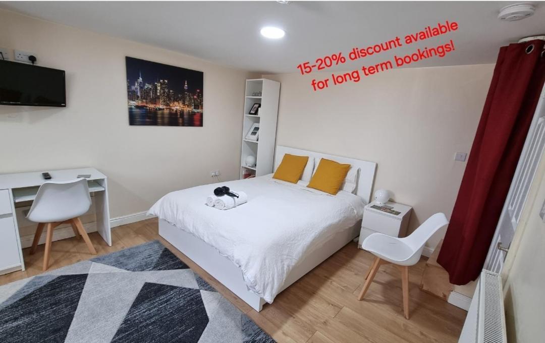 Lovely Studio-Flat With Free Parking, Free Wifi. Leeds  Exterior foto